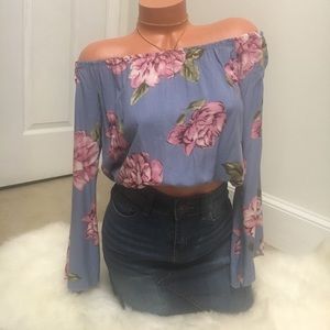 ‼️LAST CHANCE‼️Floral off shoulder bell sleeve top